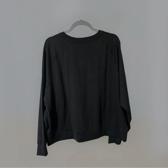 Vuori Women’s L/S Halo Crew - Picture 3 of 5